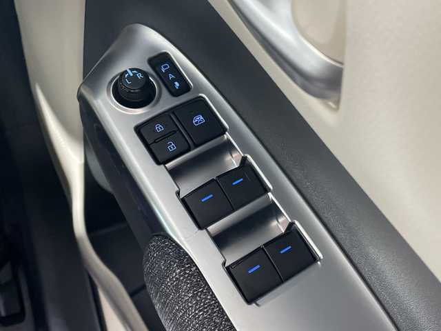 トヨタ シエンタ ハイブリッド Z 神奈川県 2022(令4)年 0.8万km ホワイトパールクリスタルシャイン 純正10.5インチディスプレイオーディオ/Bluetooth/BT/Carplay/MiraCast/パノラミックビューモニター/ハンズフリー両側パワースライドドア/ToyotaSafetySense/プリクラッシュセーフティ/レーントレーシングアラート/レーンディパーチャーアラート/レーダークルーズコントロール/アダプティブハイビームシステム/オートマチックハイビーム/ロードサインアシスト/ドライバー異常時対応システム/プロアクティブドライビングアシスト/発進遅れ告知機能/ブラインドスポットモニター/パーキングサポートブレーキ(前後方静止物/後方接近車両)/ステアリングスイッチ/前席シートヒーター/ステアリングヒーター/ビルトインETC2.0/Power/eco/EV MODE/AC100Vコンセント(コンソール/トランク)/純正15インチアルミホイール/USBポート(Type-A/Type-C)/運転席シートバックUSBポートType-C２箇所/電格/ウィンカーミラー/フロアマット/プッシュスタート