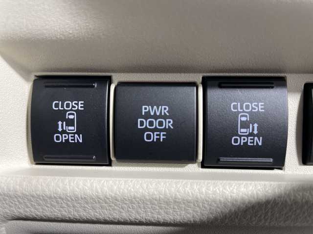 トヨタ シエンタ ハイブリッド Z 神奈川県 2022(令4)年 0.8万km ホワイトパールクリスタルシャイン 純正10.5インチディスプレイオーディオ/Bluetooth/BT/Carplay/MiraCast/パノラミックビューモニター/ハンズフリー両側パワースライドドア/ToyotaSafetySense/プリクラッシュセーフティ/レーントレーシングアラート/レーンディパーチャーアラート/レーダークルーズコントロール/アダプティブハイビームシステム/オートマチックハイビーム/ロードサインアシスト/ドライバー異常時対応システム/プロアクティブドライビングアシスト/発進遅れ告知機能/ブラインドスポットモニター/パーキングサポートブレーキ(前後方静止物/後方接近車両)/ステアリングスイッチ/前席シートヒーター/ステアリングヒーター/ビルトインETC2.0/Power/eco/EV MODE/AC100Vコンセント(コンソール/トランク)/純正15インチアルミホイール/USBポート(Type-A/Type-C)/運転席シートバックUSBポートType-C２箇所/電格/ウィンカーミラー/フロアマット/プッシュスタート