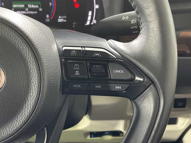 トヨタ シエンタ ハイブリッド Z 神奈川県 2022(令4)年 0.8万km ホワイトパールクリスタルシャイン 純正10.5インチディスプレイオーディオ/Bluetooth/BT/Carplay/MiraCast/パノラミックビューモニター/ハンズフリー両側パワースライドドア/ToyotaSafetySense/プリクラッシュセーフティ/レーントレーシングアラート/レーンディパーチャーアラート/レーダークルーズコントロール/アダプティブハイビームシステム/オートマチックハイビーム/ロードサインアシスト/ドライバー異常時対応システム/プロアクティブドライビングアシスト/発進遅れ告知機能/ブラインドスポットモニター/パーキングサポートブレーキ(前後方静止物/後方接近車両)/ステアリングスイッチ/前席シートヒーター/ステアリングヒーター/ビルトインETC2.0/Power/eco/EV MODE/AC100Vコンセント(コンソール/トランク)/純正15インチアルミホイール/USBポート(Type-A/Type-C)/運転席シートバックUSBポートType-C２箇所/電格/ウィンカーミラー/フロアマット/プッシュスタート