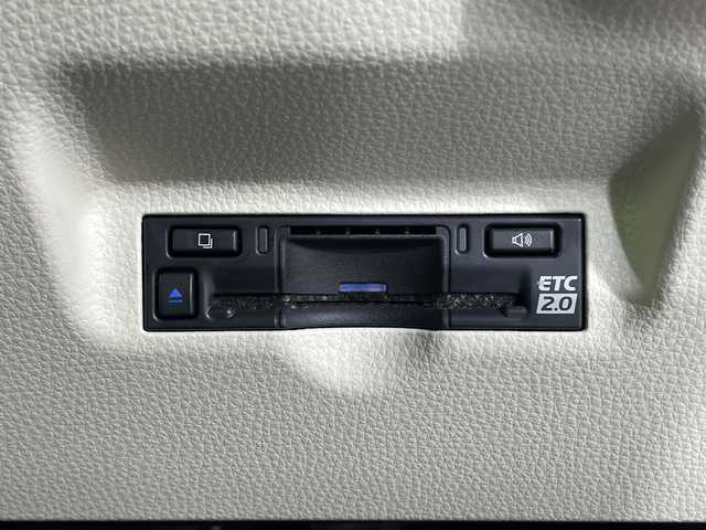 トヨタ シエンタ ハイブリッド Z 神奈川県 2022(令4)年 0.8万km ホワイトパールクリスタルシャイン 純正10.5インチディスプレイオーディオ/Bluetooth/BT/Carplay/MiraCast/パノラミックビューモニター/ハンズフリー両側パワースライドドア/ToyotaSafetySense/プリクラッシュセーフティ/レーントレーシングアラート/レーンディパーチャーアラート/レーダークルーズコントロール/アダプティブハイビームシステム/オートマチックハイビーム/ロードサインアシスト/ドライバー異常時対応システム/プロアクティブドライビングアシスト/発進遅れ告知機能/ブラインドスポットモニター/パーキングサポートブレーキ(前後方静止物/後方接近車両)/ステアリングスイッチ/前席シートヒーター/ステアリングヒーター/ビルトインETC2.0/Power/eco/EV MODE/AC100Vコンセント(コンソール/トランク)/純正15インチアルミホイール/USBポート(Type-A/Type-C)/運転席シートバックUSBポートType-C２箇所/電格/ウィンカーミラー/フロアマット/プッシュスタート