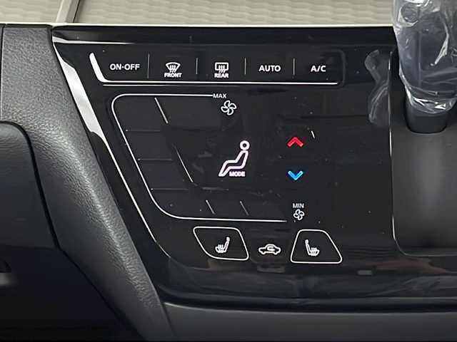 三菱 デリカミニ T プレミアム 新潟県 2025(令7)年 0.1万km未満 ＤグリーンⅡ 4WD/e-Assist/9型ディスプレイオーディオ/Bluetooth/全周囲カメラ/両側パワースライドドア/レーダークルーズコントロール/LEDオートライト/ハーフレザーシート/シートヒーター/純正15インチアルミホイール/ルーフレール/パドルシフト/ステアリングヒーター/ステアリングリモコン/ウィンカーミラー/電格ミラー/デジタルインナーミラー/スマートキー