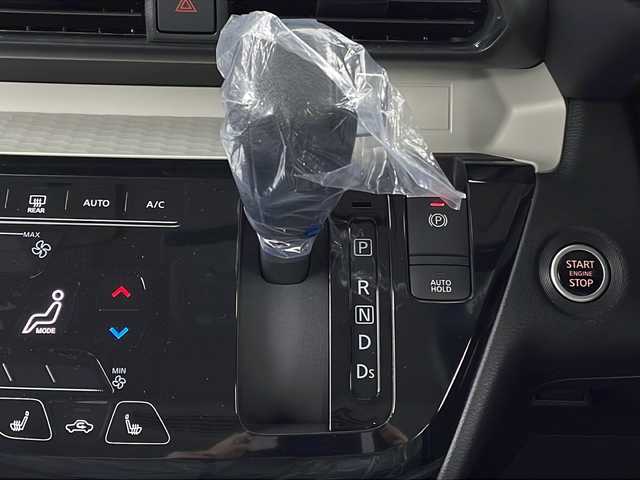 三菱 デリカミニ T プレミアム 新潟県 2025(令7)年 0.1万km未満 ＤグリーンⅡ 4WD/e-Assist/9型ディスプレイオーディオ/Bluetooth/全周囲カメラ/両側パワースライドドア/レーダークルーズコントロール/LEDオートライト/ハーフレザーシート/シートヒーター/純正15インチアルミホイール/ルーフレール/パドルシフト/ステアリングヒーター/ステアリングリモコン/ウィンカーミラー/電格ミラー/デジタルインナーミラー/スマートキー
