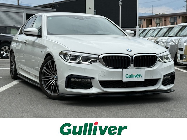 ＢＭＷ ５３０ｉ Mスポーツ 長野県 2018(平30)年 2.7万km パール フルセグ　/ＨＤＤナビ　　/CD/DVD/Bluetooth接続/プッシュスタート　/ＥＴＣ　/クルーズコントロール　　/ドライブレコーダー/バックカメラ　/ステアリングスイッチ　/パワーシート/シートヒーター　/スタッドレスタイヤ車載　/LEDヘッドライト/オートライト/オートマチックハイビーム/横滑り防止/盗難防止　　/純正コイル車載
