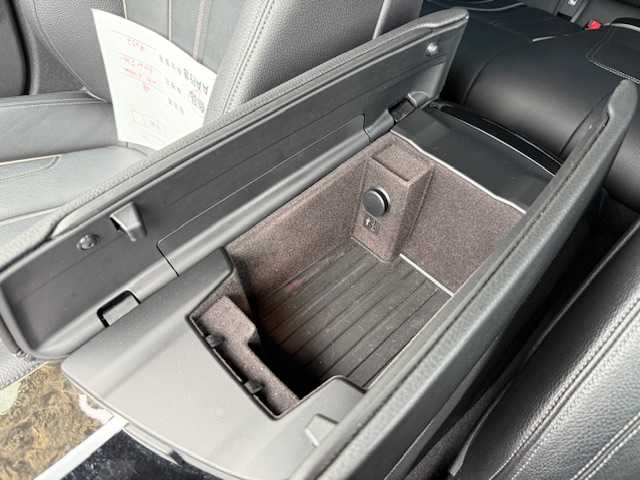 ＢＭＷ ５３０ｉ Mスポーツ 長野県 2018(平30)年 2.7万km パール フルセグ　/ＨＤＤナビ　　/CD/DVD/Bluetooth接続/プッシュスタート　/ＥＴＣ　/クルーズコントロール　　/ドライブレコーダー/バックカメラ　/ステアリングスイッチ　/パワーシート/シートヒーター　/スタッドレスタイヤ車載　/LEDヘッドライト/オートライト/オートマチックハイビーム/横滑り防止/盗難防止　　/純正コイル車載