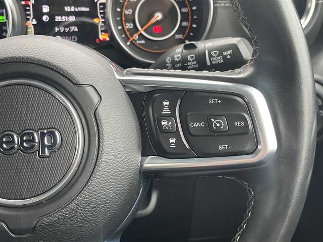 クライスラー・ジープ ラングラー アンリミテッド サハラ 静岡県 2021(令3)年 4.2万km 黒 ワンオーナー/レザーシート/ブラインドスポットアシスト/純正ナビ/(Bluetooth/CarPlay/フルセグ)/衝突被害軽減システム/バック/サイド/フロントカメラ/アダプティブクルーズコントロール/パーキングアシスト/ダウンヒルアシストコントロール/シートヒーター/ハンドルヒーター/スマートキー/ETC2.0/ドライブレコーダー/純正フロアマット/純正18インチアルミホイール/背面タイヤ/フロントフォグランプ