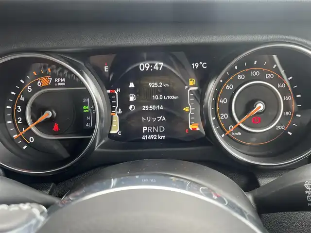 クライスラー・ジープ ラングラー アンリミテッド サハラ 静岡県 2021(令3)年 4.2万km 黒 ワンオーナー/レザーシート/ブラインドスポットアシスト/純正ナビ/(Bluetooth/CarPlay/フルセグ)/衝突被害軽減システム/バック/サイド/フロントカメラ/アダプティブクルーズコントロール/パーキングアシスト/ダウンヒルアシストコントロール/シートヒーター/ハンドルヒーター/スマートキー/ETC2.0/ドライブレコーダー/純正フロアマット/純正18インチアルミホイール/背面タイヤ/フロントフォグランプ