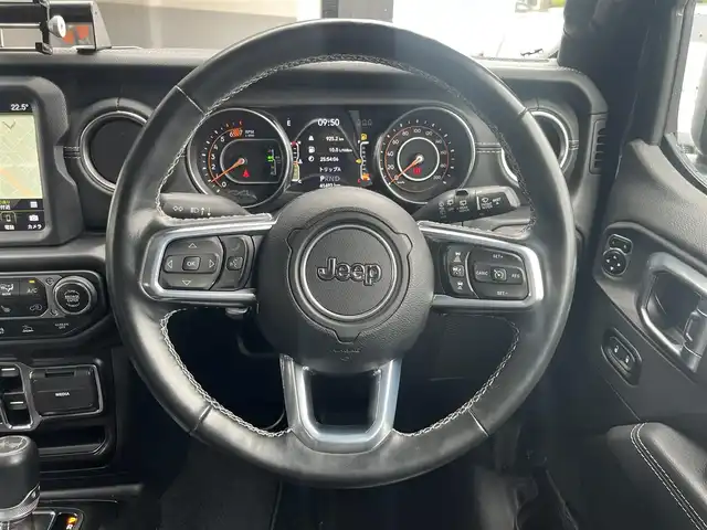 クライスラー・ジープ ラングラー アンリミテッド サハラ 静岡県 2021(令3)年 4.2万km 黒 ワンオーナー/レザーシート/ブラインドスポットアシスト/純正ナビ/(Bluetooth/CarPlay/フルセグ)/衝突被害軽減システム/バック/サイド/フロントカメラ/アダプティブクルーズコントロール/パーキングアシスト/ダウンヒルアシストコントロール/シートヒーター/ハンドルヒーター/スマートキー/ETC2.0/ドライブレコーダー/純正フロアマット/純正18インチアルミホイール/背面タイヤ/フロントフォグランプ