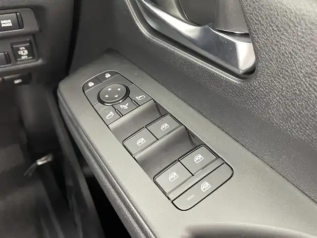 日産 セレナ e－パワー ハイウェイスター V 大分県 2025(令7)年 0.1万km未満 ダイヤモンドブラック 純正ナビ/（フルセグ/BT/HDMI）/フリップダウンモニターモニター/アダプティブLEDヘッドライトシステム/アラウンドビューモニター/デジタルインナーミラー/ワイヤレス充電器/ETC/ドライブレコーダー（前後セット）/プロパイロット/BSM/両側パワースライドドア/電動パーキングブレーキ/オートブレーキホールド/純正16インチアルミホイール/保証書・取扱説明書/スペアキー