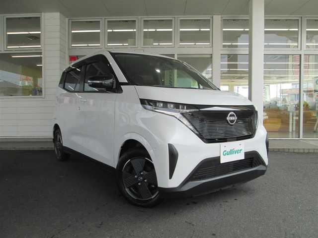 日産 サクラ X 千葉県 2022(令4)年 0.3万km ホワイトパール ワンオーナー/純正9インチナビ、フルセグTV/オーディオ【BT/USB】/アランドビューモニター/エマージェンシーブレーキシステム/LEDヘッドライト/純正14インチアルミホイール/前後コーナーセンサー/ウィンカードアミラー/純正前後ドライブレコーダー/純正ビルトイン2.0ETC/専用充電ケーブル/インテリジェントキー/新車整備手帳/取扱説明書/スペアキー/記録簿R4.5.6年度日産有り。