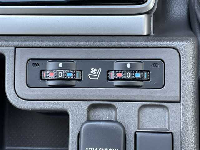 トヨタ ランドクルーザー プラド TX Lパッケージ マットブラED 東京都 2023(令5)年 2.8万km ホワイトパールクリスタルシャイン ワンオーナー/ムーンルーフ/純正ナビ/プラドスーパーライブサウンドシステム/パノラミックビューモニター/プリクラッシュセーフティ/ブラインドスポット/レーンディパーチャー/クリアランスソナー/レーダークルーズ/ETC/シートヒーター/シートエアコン/パワーシート