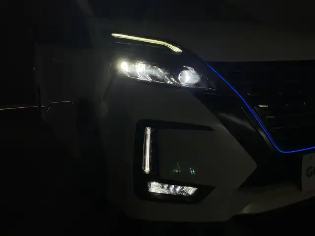 日産 セレナ e－パワー HWS V アーバンクロム 群馬県 2021(令3)年 3.6万km ブリリアントホワイトパール セーフティパックA/・インテリジェントアラウンドビューモニター/・インテリジェントルームミラー/・インテリジェントDA(ふらつき警報)/・ヒーター付きドアミラー/・サイド/カーテンエアバッグ/――――――――――/純正フリップダウンモニター/純正10インチSDナビ/（フルセグTV/BT/CD/DVD/Blu-ray/USB/SD/AM/FM）/アーバンクロム専用16インチアルミホイール/純正ドライブレコーダー　（DJ4-D）/ビルトインETC/両側パワースライドドア/プロパイロット/エマージェンシーブレーキ/踏み間違い衝突防止アシスト/BSW（後側方車両検知警報）/BSI(後側方衝突防止支援)/LDW（車線逸脱警報）/LDP（車線逸脱防止支援）/ソナー