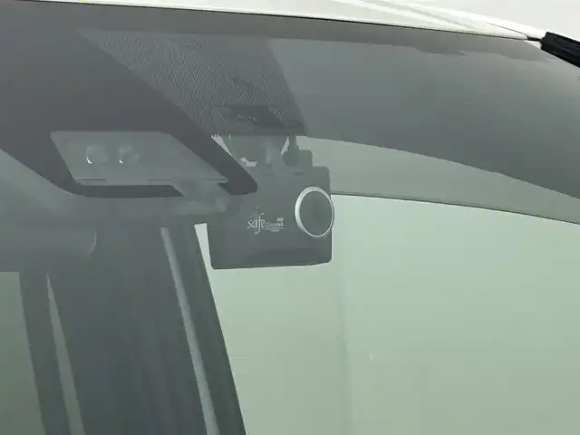 トヨタ ヴォクシー ZS 煌Ⅱ 道央・札幌 2019(令1)年 8.2万km ホワイトパールクリスタルシャイン ・4WD/・トヨタセーフティセンス/・衝突被害軽減ブレーキ/・レーンキープアシスト/・レーダークルーズコントロール/・オートハイビーム/・先行車発進告知/・純正メモリナビ/・フルセグ/BT/CD/DVD/・バックカメラ/・ビルトインETC/・両側パワースライドドア/・純正エンジンスターター/・前後ドライブレコーダー/・ドアロック連動ミラー/・横滑り防止装置/・スマートキー/・プッシュスタート/・MTモード
