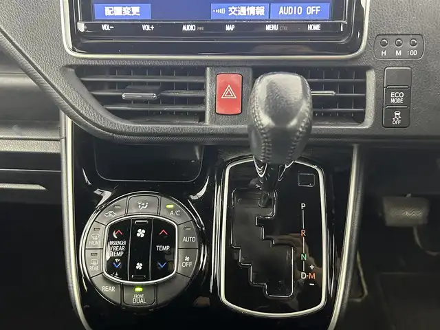 トヨタ ヴォクシー ZS 煌Ⅱ 道央・札幌 2019(令1)年 8.2万km ホワイトパールクリスタルシャイン ・4WD/・トヨタセーフティセンス/・衝突被害軽減ブレーキ/・レーンキープアシスト/・レーダークルーズコントロール/・オートハイビーム/・先行車発進告知/・純正メモリナビ/・フルセグ/BT/CD/DVD/・バックカメラ/・ビルトインETC/・両側パワースライドドア/・純正エンジンスターター/・前後ドライブレコーダー/・ドアロック連動ミラー/・横滑り防止装置/・スマートキー/・プッシュスタート/・MTモード