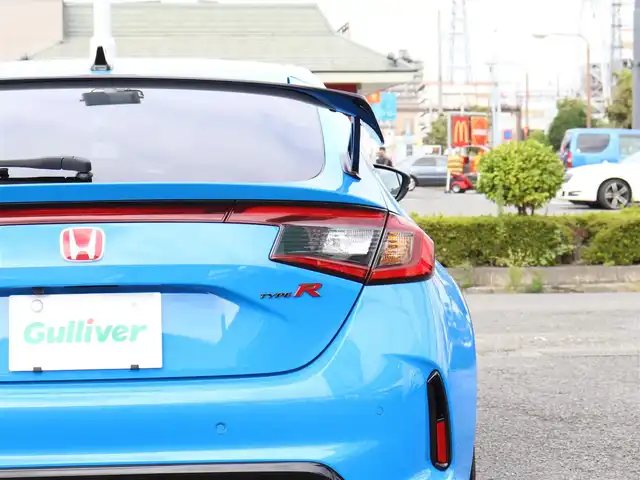 ホンダ シビック タイプR レーシングブラックPKG 神奈川県 2025(令7)年 0.1千km レーシングブルーパール 6速マニュアル/ワンオーナー/ブラインドスポットモニター/ETC2.0 /アジャイルハンドリングアシスト/バックカメラ/ワイヤレス充電/純正19インチAW/純正メモリナビ/フルセグテレビ/クルーズコントロール(追従機能付き)/プッシュスタート/コーナーセンサー/保証書/取説/スペアキー