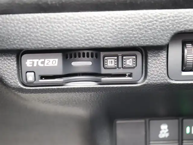 ホンダ シビック タイプR レーシングブラックPKG 神奈川県 2025(令7)年 0.1千km レーシングブルーパール 6速マニュアル/ワンオーナー/ブラインドスポットモニター/ETC2.0 /アジャイルハンドリングアシスト/バックカメラ/ワイヤレス充電/純正19インチAW/純正メモリナビ/フルセグテレビ/クルーズコントロール(追従機能付き)/プッシュスタート/コーナーセンサー/保証書/取説/スペアキー