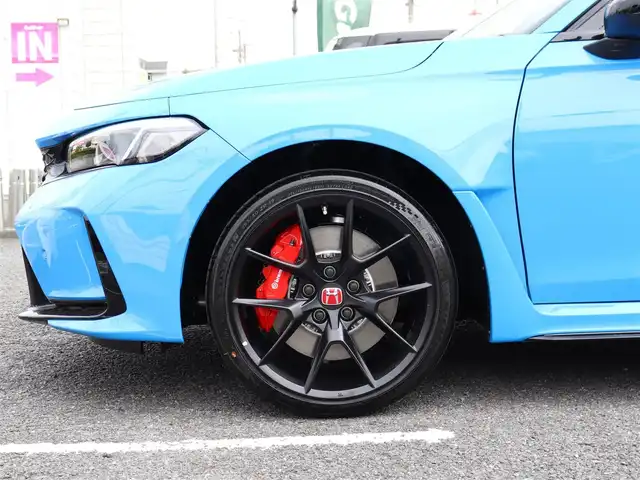 ホンダ シビック タイプR レーシングブラックPKG 神奈川県 2025(令7)年 0.1千km レーシングブルーパール 6速マニュアル/ワンオーナー/ブラインドスポットモニター/ETC2.0 /アジャイルハンドリングアシスト/バックカメラ/ワイヤレス充電/純正19インチAW/純正メモリナビ/フルセグテレビ/クルーズコントロール(追従機能付き)/プッシュスタート/コーナーセンサー/保証書/取説/スペアキー