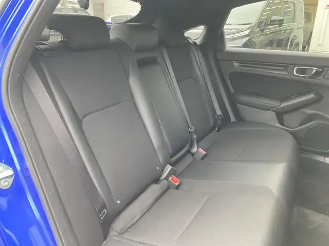ホンダ シビック LX 福岡県 2021(令3)年 3.3万km プレミアムクリスタルブルークリスタル ワンオーナー/ホンダセンシング/レーダークルーズコントロール/ブラインドスポットモニター/純正メーカーナビ/（フルセグTV/FM/AM/Bluetooth）/バックカメラ/ドライブレコーダー/ビルトインETC2.0/前席シートヒーター/ハーフレザーシート/USB充電ポート/電動パーキングブレーキ/オートブレーキホールド/パーキングアシスト/クリアランスソナー/リアスポイラー/保証書/取扱説明書/スペアキー×１