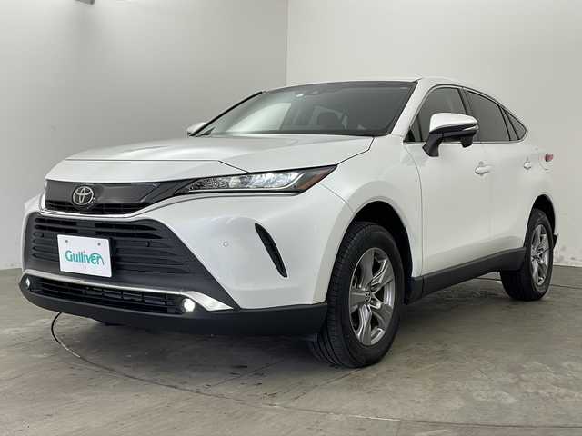 トヨタ ハリアー S 兵庫県 2023(令5)年 3.6万km プラチナホワイトパールマイカ ・8インチディスプレイナビ/Bluetooth/USB/TV/Miracast/・バックカメラ/・ビルトインETC2.0/・Toyota　Safety　Sense/・プリクラッシュセーフティ/・レーントレーシングアシスト/・レーダークルーズコントロール/・アダプティブハイビームシステム/・ロードサインアシスト/・ドライバー異常対応システム/・先行車発進告知機能/・パーキングサポートブレーキ/・ヒルスタートアシストコントロール/・緊急ブレーキシグナル/・ドライブスタートコントロール/・クリアランスソナー/・革巻きステアリング/・ステアリングスイッチ/・純正フロアマット/・ＬＥＤヘッドライト/・オートライト/・純正１７インチアルミホイール/・スマートキー/・プッシュスタート