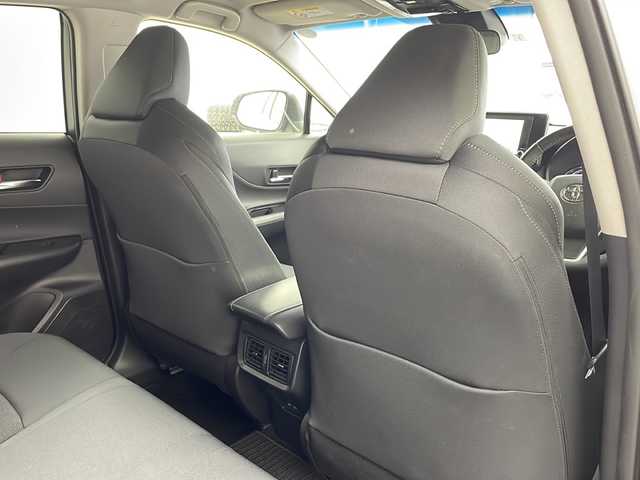 トヨタ ハリアー S 兵庫県 2023(令5)年 3.6万km プラチナホワイトパールマイカ ・8インチディスプレイナビ/Bluetooth/USB/TV/Miracast/・バックカメラ/・ビルトインETC2.0/・Toyota　Safety　Sense/・プリクラッシュセーフティ/・レーントレーシングアシスト/・レーダークルーズコントロール/・アダプティブハイビームシステム/・ロードサインアシスト/・ドライバー異常対応システム/・先行車発進告知機能/・パーキングサポートブレーキ/・ヒルスタートアシストコントロール/・緊急ブレーキシグナル/・ドライブスタートコントロール/・クリアランスソナー/・革巻きステアリング/・ステアリングスイッチ/・純正フロアマット/・ＬＥＤヘッドライト/・オートライト/・純正１７インチアルミホイール/・スマートキー/・プッシュスタート