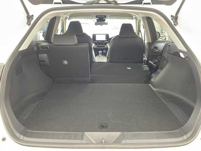 トヨタ ハリアー S 兵庫県 2023(令5)年 3.6万km プラチナホワイトパールマイカ ・8インチディスプレイナビ/Bluetooth/USB/TV/Miracast/・バックカメラ/・ビルトインETC2.0/・Toyota　Safety　Sense/・プリクラッシュセーフティ/・レーントレーシングアシスト/・レーダークルーズコントロール/・アダプティブハイビームシステム/・ロードサインアシスト/・ドライバー異常対応システム/・先行車発進告知機能/・パーキングサポートブレーキ/・ヒルスタートアシストコントロール/・緊急ブレーキシグナル/・ドライブスタートコントロール/・クリアランスソナー/・革巻きステアリング/・ステアリングスイッチ/・純正フロアマット/・ＬＥＤヘッドライト/・オートライト/・純正１７インチアルミホイール/・スマートキー/・プッシュスタート