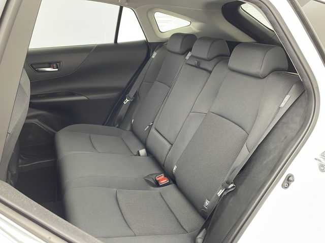 トヨタ ハリアー S 兵庫県 2023(令5)年 3.6万km プラチナホワイトパールマイカ ・8インチディスプレイナビ/Bluetooth/USB/TV/Miracast/・バックカメラ/・ビルトインETC2.0/・Toyota　Safety　Sense/・プリクラッシュセーフティ/・レーントレーシングアシスト/・レーダークルーズコントロール/・アダプティブハイビームシステム/・ロードサインアシスト/・ドライバー異常対応システム/・先行車発進告知機能/・パーキングサポートブレーキ/・ヒルスタートアシストコントロール/・緊急ブレーキシグナル/・ドライブスタートコントロール/・クリアランスソナー/・革巻きステアリング/・ステアリングスイッチ/・純正フロアマット/・ＬＥＤヘッドライト/・オートライト/・純正１７インチアルミホイール/・スマートキー/・プッシュスタート