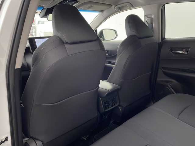 トヨタ ハリアー S 兵庫県 2023(令5)年 3.6万km プラチナホワイトパールマイカ ・8インチディスプレイナビ/Bluetooth/USB/TV/Miracast/・バックカメラ/・ビルトインETC2.0/・Toyota　Safety　Sense/・プリクラッシュセーフティ/・レーントレーシングアシスト/・レーダークルーズコントロール/・アダプティブハイビームシステム/・ロードサインアシスト/・ドライバー異常対応システム/・先行車発進告知機能/・パーキングサポートブレーキ/・ヒルスタートアシストコントロール/・緊急ブレーキシグナル/・ドライブスタートコントロール/・クリアランスソナー/・革巻きステアリング/・ステアリングスイッチ/・純正フロアマット/・ＬＥＤヘッドライト/・オートライト/・純正１７インチアルミホイール/・スマートキー/・プッシュスタート