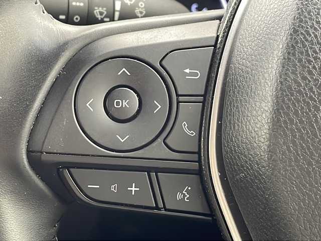 トヨタ ハリアー S 兵庫県 2023(令5)年 3.6万km プラチナホワイトパールマイカ ・8インチディスプレイナビ/Bluetooth/USB/TV/Miracast/・バックカメラ/・ビルトインETC2.0/・Toyota　Safety　Sense/・プリクラッシュセーフティ/・レーントレーシングアシスト/・レーダークルーズコントロール/・アダプティブハイビームシステム/・ロードサインアシスト/・ドライバー異常対応システム/・先行車発進告知機能/・パーキングサポートブレーキ/・ヒルスタートアシストコントロール/・緊急ブレーキシグナル/・ドライブスタートコントロール/・クリアランスソナー/・革巻きステアリング/・ステアリングスイッチ/・純正フロアマット/・ＬＥＤヘッドライト/・オートライト/・純正１７インチアルミホイール/・スマートキー/・プッシュスタート