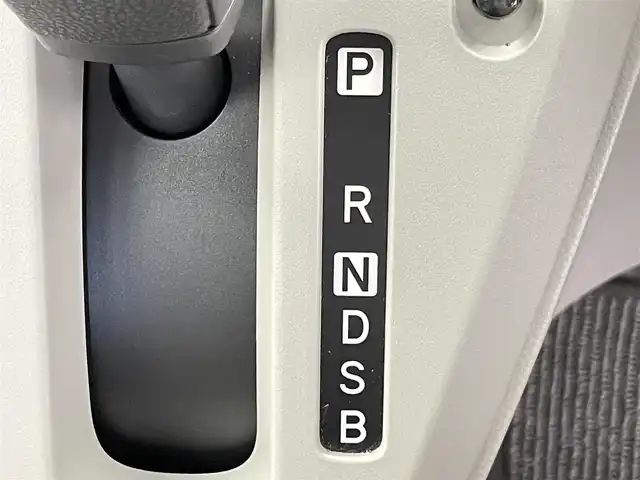 ダイハツ ミラ イース X SAⅢ 千葉県 2017(平29)年 1.4万km スカイブルーメタリック スマートアシストIII/・衝突回避支援ブレーキ機能/・急発進抑制制御/・車線逸脱警報機能/・オートハイビーム/・先行車発進お知らせ機能/ディーラー純正SDナビ/（CD/DVD/Bluetooth/USB/フルセグ）/バックカメラ/ライトレベライザー/コーナーセンサー/ETC/純正ドライブレコーダー/純正フロアマット/LED/スペアキー×1