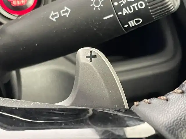 ホンダ Ｎ ＢＯＸ カスタム ターボ 埼玉県 2023(令5)年 2.2万km プラチナホワイトパール ホンダセンシング　社外ディスプレイオーディオ　バックカメラ　アダプティブクルーズコントロール　シートヒーター　純正アルミホイール　プッシュスタート　スマートキー　オートライト　ＬＥＤヘッドライト