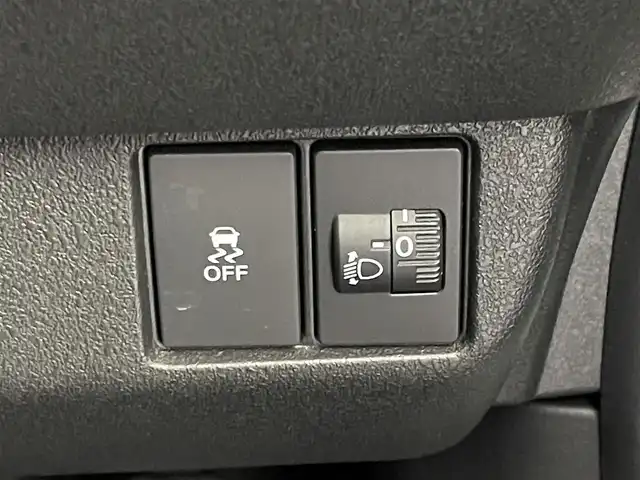 ホンダ Ｎ ＢＯＸ カスタム ターボ 埼玉県 2023(令5)年 2.2万km プラチナホワイトパール ホンダセンシング　社外ディスプレイオーディオ　バックカメラ　アダプティブクルーズコントロール　シートヒーター　純正アルミホイール　プッシュスタート　スマートキー　オートライト　ＬＥＤヘッドライト