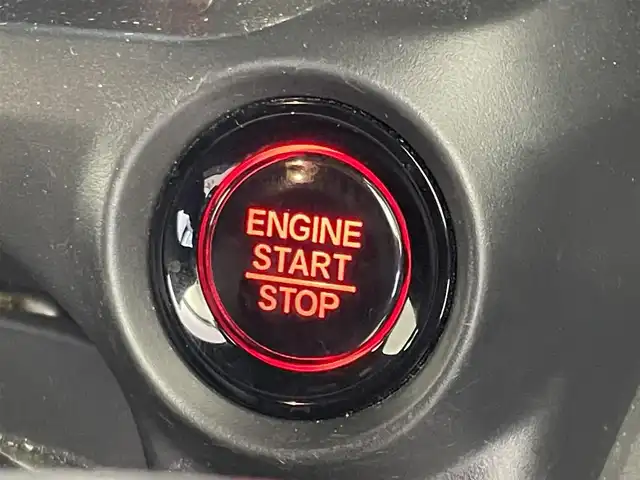 ホンダ Ｎ ＢＯＸ カスタム ターボ 埼玉県 2023(令5)年 2.2万km プラチナホワイトパール ホンダセンシング　社外ディスプレイオーディオ　バックカメラ　アダプティブクルーズコントロール　シートヒーター　純正アルミホイール　プッシュスタート　スマートキー　オートライト　ＬＥＤヘッドライト