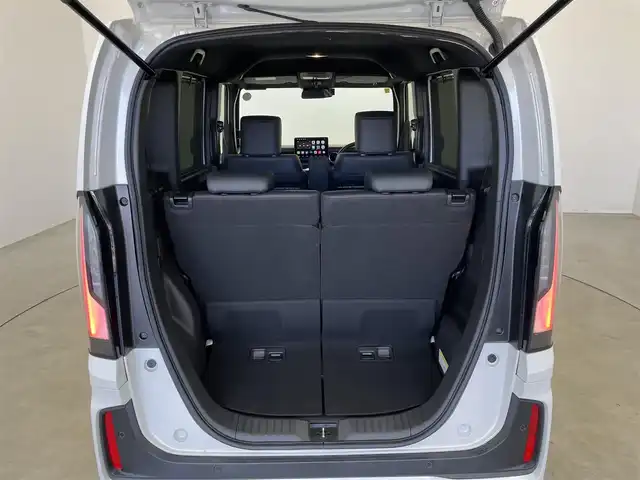 ホンダ Ｎ ＢＯＸ カスタム ターボ 埼玉県 2023(令5)年 2.2万km プラチナホワイトパール ホンダセンシング　社外ディスプレイオーディオ　バックカメラ　アダプティブクルーズコントロール　シートヒーター　純正アルミホイール　プッシュスタート　スマートキー　オートライト　ＬＥＤヘッドライト