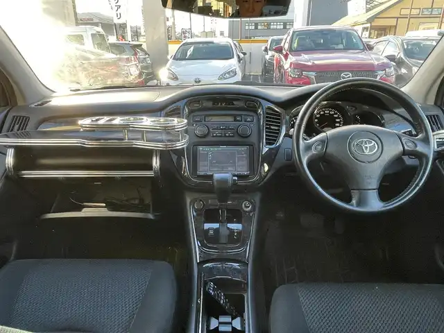 トヨタ クルーガー Ｌ 2．4S 宮城県 2004(平16)年 14.4万km ブラック ・社外ナビ/（パナソニック/CN-AW8500)/（フルセグTV/CD/DVD）/・電動格納ミラー/・革ステアリング/・ETC/・ISOFIX/・バイザー/・HIDライト/・フロントフォグランプ/・オートライト/・フロアマット/・社外16インチアルミホイール/・Wエアバッグ/ABS/・取扱説明書