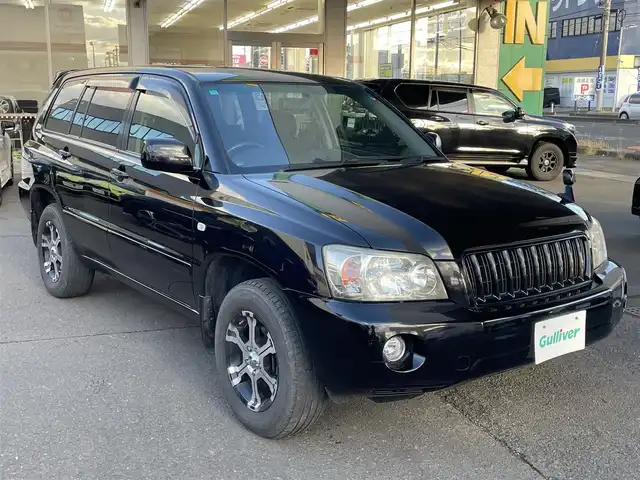 トヨタ クルーガー Ｌ 2．4S 宮城県 2004(平16)年 14.4万km ブラック ・社外ナビ/（パナソニック/CN-AW8500)/（フルセグTV/CD/DVD）/・電動格納ミラー/・革ステアリング/・ETC/・ISOFIX/・バイザー/・HIDライト/・フロントフォグランプ/・オートライト/・フロアマット/・社外16インチアルミホイール/・Wエアバッグ/ABS/・取扱説明書