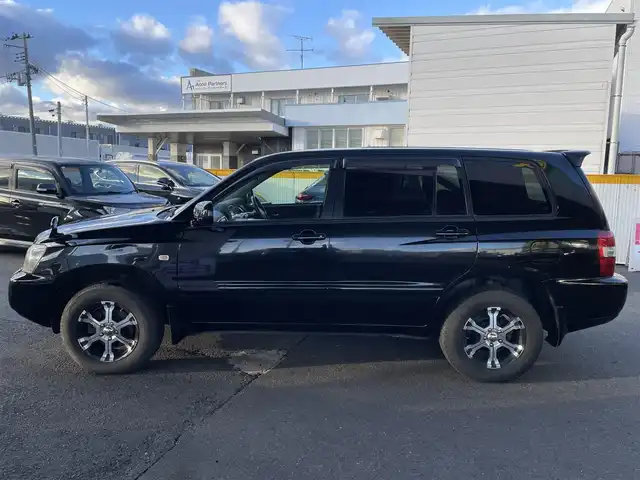 トヨタ クルーガー Ｌ 2．4S 宮城県 2004(平16)年 14.4万km ブラック ・社外ナビ/（パナソニック/CN-AW8500)/（フルセグTV/CD/DVD）/・電動格納ミラー/・革ステアリング/・ETC/・ISOFIX/・バイザー/・HIDライト/・フロントフォグランプ/・オートライト/・フロアマット/・社外16インチアルミホイール/・Wエアバッグ/ABS/・取扱説明書