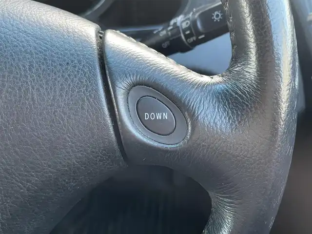 トヨタ クルーガー Ｌ 2．4S 宮城県 2004(平16)年 14.4万km ブラック ・社外ナビ/（パナソニック/CN-AW8500)/（フルセグTV/CD/DVD）/・電動格納ミラー/・革ステアリング/・ETC/・ISOFIX/・バイザー/・HIDライト/・フロントフォグランプ/・オートライト/・フロアマット/・社外16インチアルミホイール/・Wエアバッグ/ABS/・取扱説明書