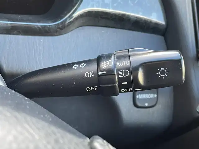 トヨタ クルーガー Ｌ 2．4S 宮城県 2004(平16)年 14.4万km ブラック ・社外ナビ/（パナソニック/CN-AW8500)/（フルセグTV/CD/DVD）/・電動格納ミラー/・革ステアリング/・ETC/・ISOFIX/・バイザー/・HIDライト/・フロントフォグランプ/・オートライト/・フロアマット/・社外16インチアルミホイール/・Wエアバッグ/ABS/・取扱説明書