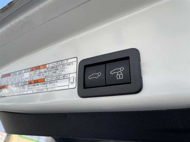 トヨタ ヤリスクロス ハイブリッド Z 大阪府 2021(令3)年 5.2万km ホワイトパールクリスタルシャイン ワンオーナー/ハンズフリーパワーバックドア/パノラミックビューモニター/ブラインドスポットモニター/ブレーキホールド/セーフティセンス（衝突回避支援パッケージ）/・プリクラッシュセーフティ/・レーントレーシングアシスト/・レーダークルーズコントロール/・オートマチックハイビーム/・ロードサインアシスト/・先行車発進告知機能/純正8インチナビ/BT/AppleCarPlay/AndroidAuto/USB/フルセグTV/前後コーナーセンサー/前席シートヒーター/D席パワーシート/カーテンエアバック/純正フロアマット/純正ビルトインETC2.0/前後ドラレコ（TZ-D205W）