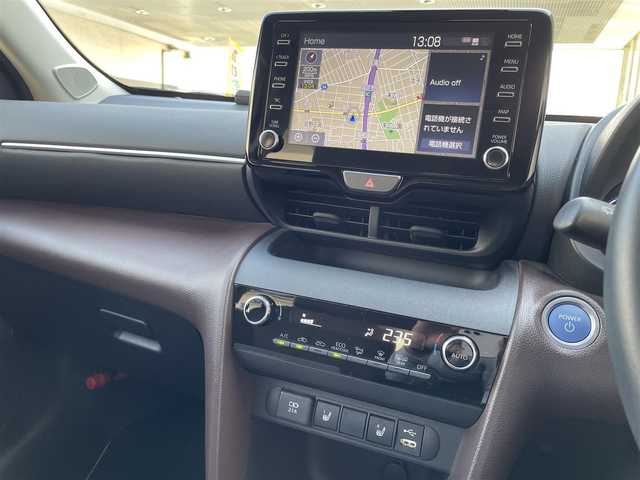 トヨタ ヤリスクロス ハイブリッド Z 大阪府 2021(令3)年 5.2万km ホワイトパールクリスタルシャイン ワンオーナー/ハンズフリーパワーバックドア/パノラミックビューモニター/ブラインドスポットモニター/ブレーキホールド/セーフティセンス（衝突回避支援パッケージ）/・プリクラッシュセーフティ/・レーントレーシングアシスト/・レーダークルーズコントロール/・オートマチックハイビーム/・ロードサインアシスト/・先行車発進告知機能/純正8インチナビ/BT/AppleCarPlay/AndroidAuto/USB/フルセグTV/前後コーナーセンサー/前席シートヒーター/D席パワーシート/カーテンエアバック/純正フロアマット/純正ビルトインETC2.0/前後ドラレコ（TZ-D205W）