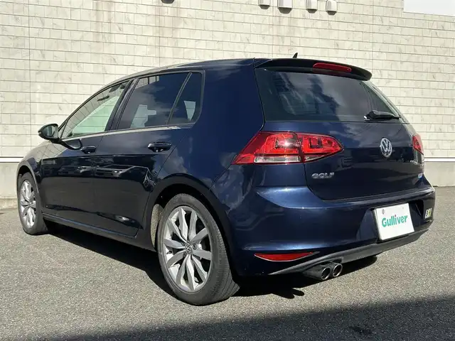 フォルクスワーゲン ゴルフ TSIハイライン 山形県 2015(平27)年 3.9万km ナイトブルーメタリック 純正ナビ/フルセグTV/AM/FM/CD/DVD再生/Bluetooth接続/バックカメラ/クルーズコントロール/ホールドブレーキ/電動パーキングブレーキ/オートライト/シートヒーター/レザーシート/純正フロアマット/純正17インチAW/社外アルミスタッドレス車載