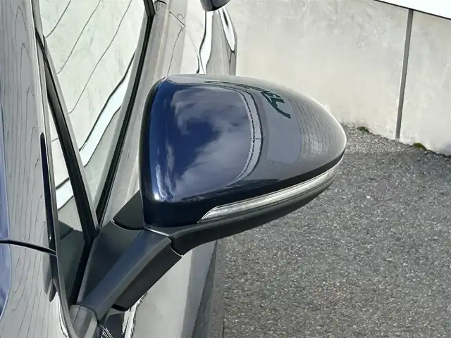 フォルクスワーゲン ゴルフ TSIハイライン 山形県 2015(平27)年 3.9万km ナイトブルーメタリック 純正ナビ/フルセグTV/AM/FM/CD/DVD再生/Bluetooth接続/バックカメラ/クルーズコントロール/ホールドブレーキ/電動パーキングブレーキ/オートライト/シートヒーター/レザーシート/純正フロアマット/純正17インチAW/社外アルミスタッドレス車載