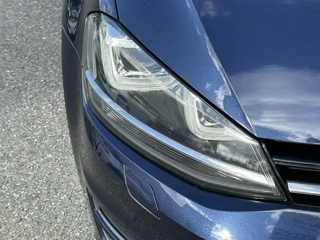 フォルクスワーゲン ゴルフ TSIハイライン 山形県 2015(平27)年 3.9万km ナイトブルーメタリック 純正ナビ/フルセグTV/AM/FM/CD/DVD再生/Bluetooth接続/バックカメラ/クルーズコントロール/ホールドブレーキ/電動パーキングブレーキ/オートライト/シートヒーター/レザーシート/純正フロアマット/純正17インチAW/社外アルミスタッドレス車載