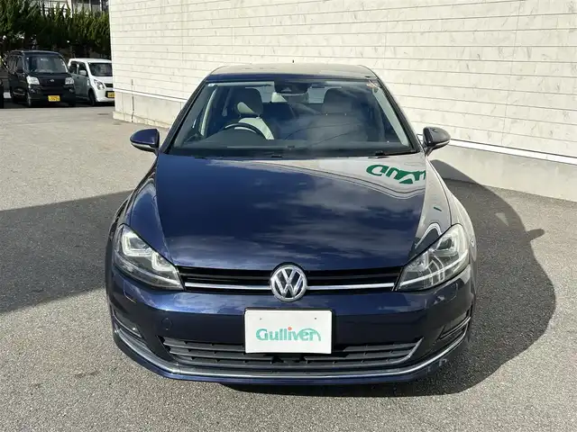 フォルクスワーゲン ゴルフ TSIハイライン 山形県 2015(平27)年 3.9万km ナイトブルーメタリック 純正ナビ/フルセグTV/AM/FM/CD/DVD再生/Bluetooth接続/バックカメラ/クルーズコントロール/ホールドブレーキ/電動パーキングブレーキ/オートライト/シートヒーター/レザーシート/純正フロアマット/純正17インチAW/社外アルミスタッドレス車載