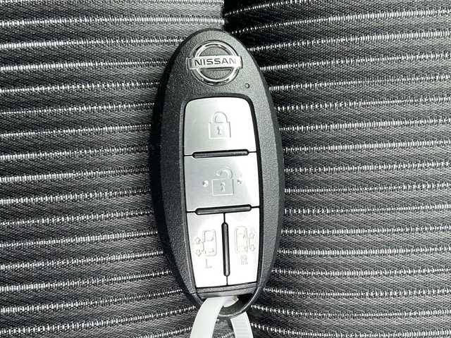 日産 セレナ e－パワー ハイウェイスター V 千葉県 2022(令4)年 3.2万km ダイヤモンドブラック プロパイロット/エマージェンシーブレーキ/側方支援/後側方支援/レーンキープアシスト/標識認識機能/純正9型ナビ/　CD/DVD/ブルーレイ/Bluetooth/AM/FM/アラウンドビューモニター/両側パワースライドドア/ハンズフリードア/デジタルインナーミラー/純正ドライブレコーダー/純正16インチAW/シートヒーター/ステアリングヒーター/オートライト/LEDヘッドライト/LEDフォグランプ/電子パーキング/オートブレーキホールド/プッシュスタート/スマートキー/スペア1本