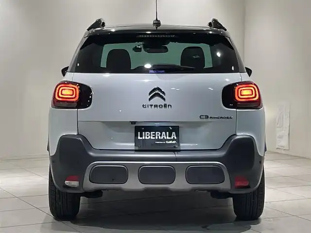 シトロエン Ｃ３ エアクロス Cシリーズ シックエディション 愛知県 2020(令2)年 4.5万km 白 特別使用車　/純正ディスプレイオーディオ　/Ｂｌｕｅｔｏｏｔｈ　/バックカメラ/ＡｐｐｌｅＣａｒＰｌａｙ　/ＡｎｄｒｏｉｄＡｕｔｏ　/ヒルデセントコントロール　/ワイヤレスチャージ　/ＬＫＡ　/ＢＳＭ　/ドライブレコーダー/ＥＴＣ/プッシュスタート/ウィンカーミラー/アイドリングストップ