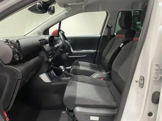 シトロエン Ｃ３ エアクロス Cシリーズ シックエディション 愛知県 2020(令2)年 4.5万km 白 特別使用車　/純正ディスプレイオーディオ　/Ｂｌｕｅｔｏｏｔｈ　/バックカメラ/ＡｐｐｌｅＣａｒＰｌａｙ　/ＡｎｄｒｏｉｄＡｕｔｏ　/ヒルデセントコントロール　/ワイヤレスチャージ　/ＬＫＡ　/ＢＳＭ　/ドライブレコーダー/ＥＴＣ/プッシュスタート/ウィンカーミラー/アイドリングストップ