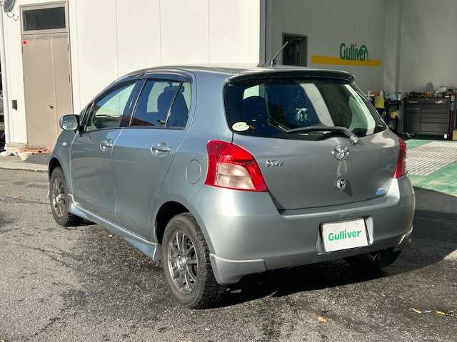 トヨタ ヴィッツ F 宮城県 2007(平19)年 8.8万km ミディアムシルバーメタリック ワンオーナー/純正オーディオ/FM/AM/CD/社外アルミ冬タイヤ14インチ/社外アルミ夏タイヤ16インチ/純正フロアマット/ヘッドランプレベライザー/電動格納ミラー/ETC