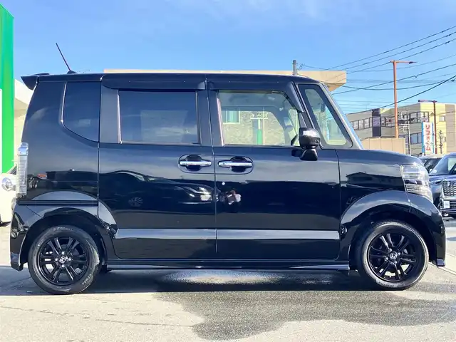 ホンダ Ｎ ＢＯＸ カスタムG SSブラックスタイル 静岡県 2017(平29)年 4.4万km クリスタルブラックパール 純正ナビ（CD/DVD/BT/フルセグ）/バックカメラ/ドライブレコーダー前後/ETC/エンジンスタートボタン/パワーステアリング/パワーウィンドウ/アイドリングストップ/スマートキー/スペアキー1本/オートエアコン/純正フロアマット/ベンチシート/布シート/前席シートヒーター/両側パワースライドドア/純正アルミホイール/ABS/横滑り防止装置/オートライト/LED/Wエアバッグ