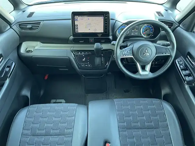 三菱 デリカミニ G 群馬県 2024(令6)年 0.3万km アメジストブラック/シルキーホワイト e-アシスト/・衝突軽減ブレーキシステム/・踏み間違い衝突防止アシスト/・車線逸脱警報システム/・車線逸脱防止支援機能/・オートマチックハイビーム/・ふらつき警報/・前方衝突予測警報/・標識検知システム/・先行車発進通知/純正9インチナビ/（BT/HDMI/SD）/フルセグTV/バックカメラ/パワースライドドア/ハーフレザー/シートヒーター（D席/N席）/ステアリングスイッチ/LEDヘッドライト/JAOS14インチAW