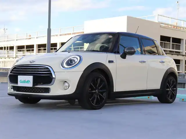 ＭＩＮＩ ミニ 神奈川県 2018(平30)年 4.7万km アイボリーⅡ ワンオーナー/205/45R17 10本スポークブラック塗装アルミホイール/カメラ／パーキングアシストパッケージ/：パーキングアシスト/：パークディスタンスコントロール/：リアビューカメラ/ETC２.0/LEDライトパッケージ/：LEDヘッドランプ/：LEDフロントフォグランプ/：ユニオンジャックデザインLEDリアコンビネーションランプ/：ホワイトターンランプ/シートヒーター（前席）/クルーズコントロール/純正フロアマット/保証書/フロントドアカーテシランプ